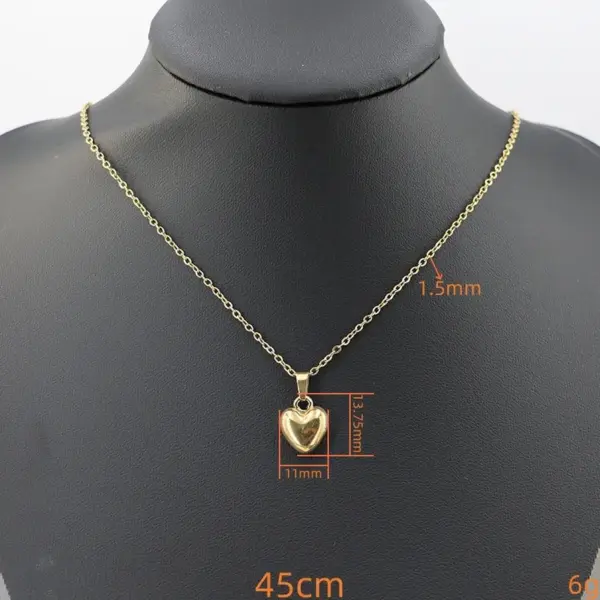 Wholesale Jewelry Casual Vintage Style Heart Shape 304 Stainless Steel Gold Plated Handmade Plating Carving Pendant Necklace