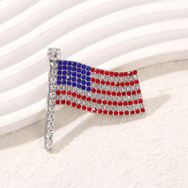 Wholesale American Flag Pin In Zinc Alloy With Diamond Craft And Rhinestone Inlay, Stylish Flag Brooches
