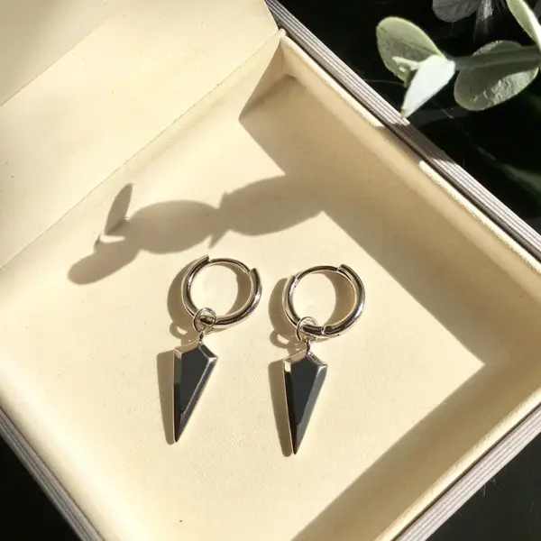 Wholesale Trillion-cut Three-dimensional Earrings For Women In Brass With 18K Real Gold Plated Finish And 0.03µm Coating Thickness
