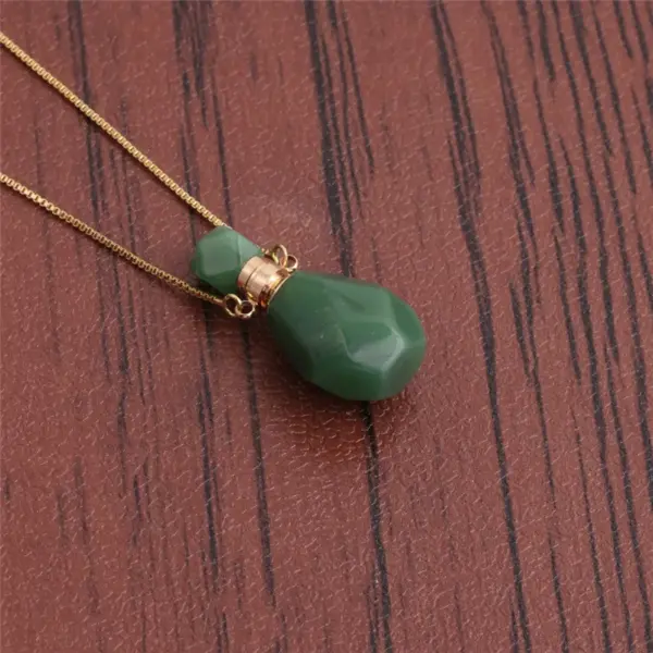 Wholesale Fashion Semi-precious Stone Flame-shaped Perfume Bottle Alloy Necklace Wholesale