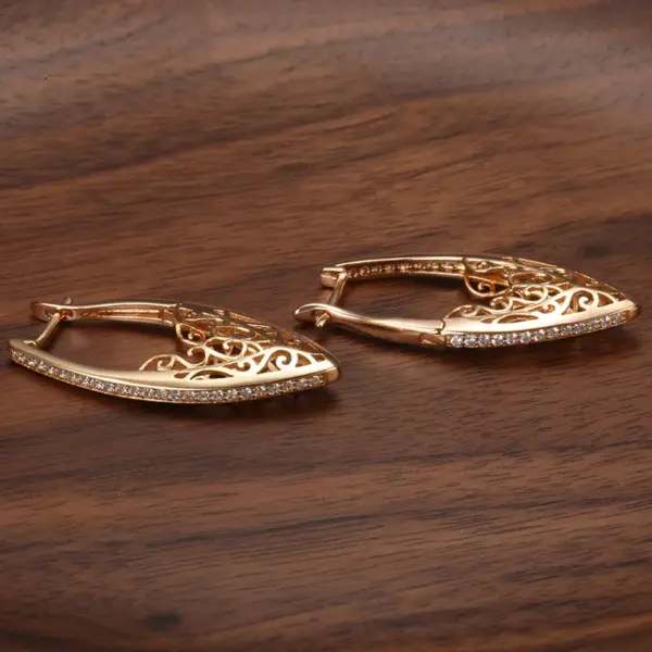 Wholesale Retro Fashion Zirconium Stone Earrings Hollow Pattern Geometric Shape Copper Plated Real Gold Ear Hook