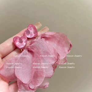 Pink corrugated mesh earrings