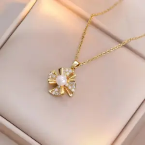 X0775 Windmill Necklace