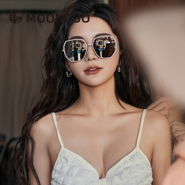 Wholesale Style Sunglasses for Women, High-End Big-Name Anti-Uv Sunglasses, Outdoor Street Photography, Fashionable Polarized Sunglasses