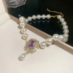 Necklace-Gold-White-Pink