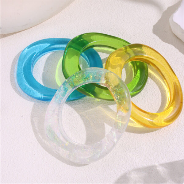 Wholesale Resin Oval Transparent Bracelet, Exaggerated Design, Personalized Translucent Oval Fashionable Bracelet