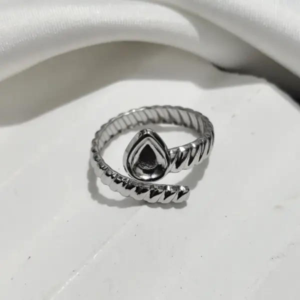 Wholesale Plasma Plated Steel Color 304 Stainless Steel Dot Leaf Open Ring For Women Eye Crown Waterproof Non-Fading Unisex