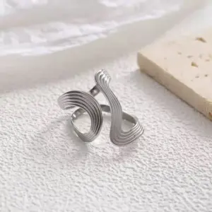 Silver / Average Size / 26#