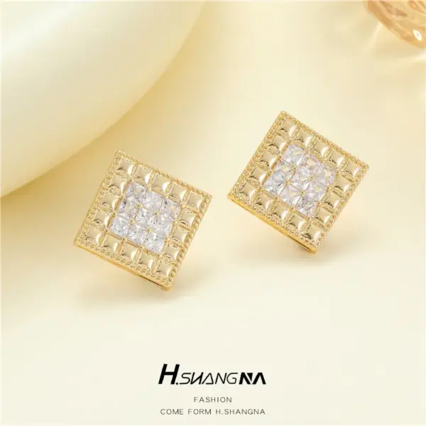 Wholesale Rhombus Stud Earrings For Women With 925 Sterling Silver Posts, Copper Base, Electroplated 14K Real Gold, And Zircon Inlay