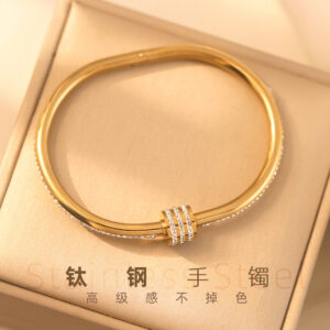 Wholesale Stainless steel non-fading jewelry, electroplated gold, slim waist titanium steel bracelet