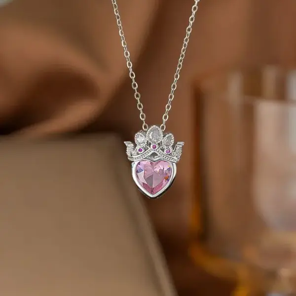 Wholesale Heart Shape Inlay Pendant Necklace For Women In 18K Gold Plated Copper With Rhinestones And Cable Chain