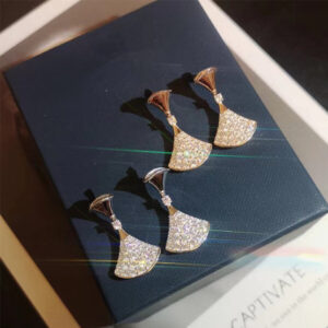 Wholesale Copper full-diamond mini skirt earrings, natural white mother-of-pearl double skirt earrings