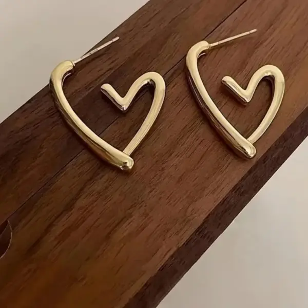 Wholesale 304 Stainless Steel Heart Shape Long-Lasting Plated Golden Plated Wedding Sexy Pastoral Earrings