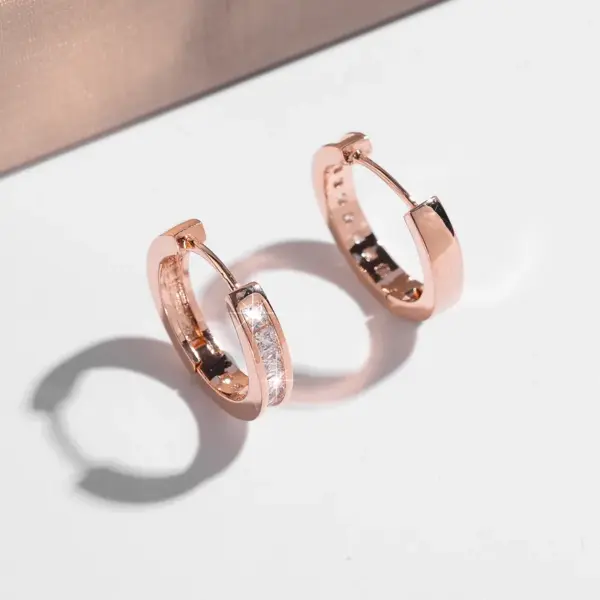 Wholesale Three-dimensional Geometric Hoop Earrings For Women In Copper With KC Golden Plated UV Plating And Zircon Inlay