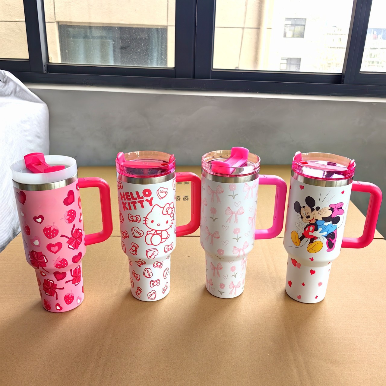 Wholesale Cross-border exclusive stainless steel handle cup cartoon Valentine's Day series 40oz car cup car cold ice bully cup belt