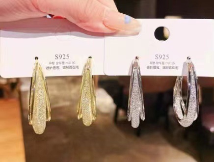 Wholesale Geometric metal mesh crystal circle earrings elegant high sense niche design light luxury earrings