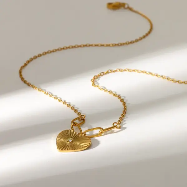 Wholesale Heart Shape Necklace For Women, 18K Gold Plated 304 Stainless Steel With Zircon Inlay, 0.03µm Thickness