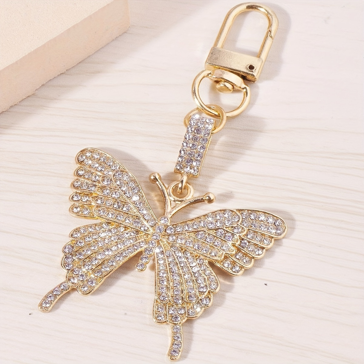 Wholesale European and American Colorful Inlaid Butterfly Keychain Metal Alloy Creative Women's Bag Pendant Keychain Ring Gift