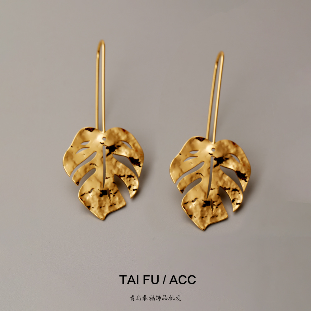 Wholesale Elegant cold style earrings ins Internet celebrity fashion design long leaf earrings French style retro earrings