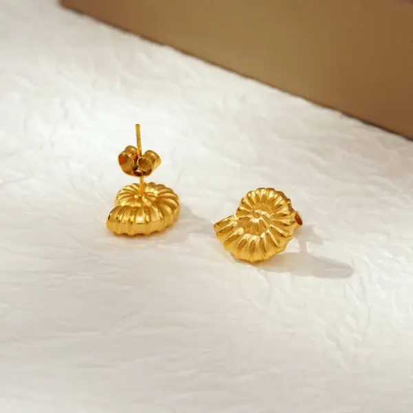Wholesale Real Gold Plated Conch 304 Stainless Steel Casual Retro Waterproof Non Tarnish Ear Studs