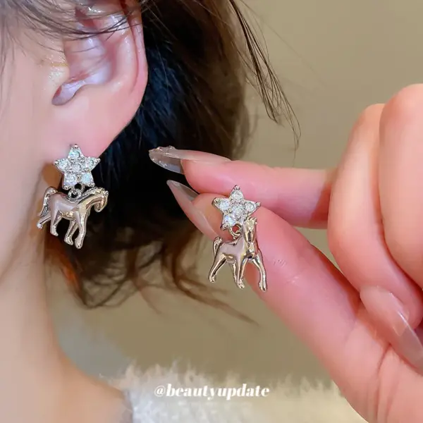 Wholesale Star Stud Earrings For Women In 925 Sterling Silver With Zircon Inlay, Available In Golden