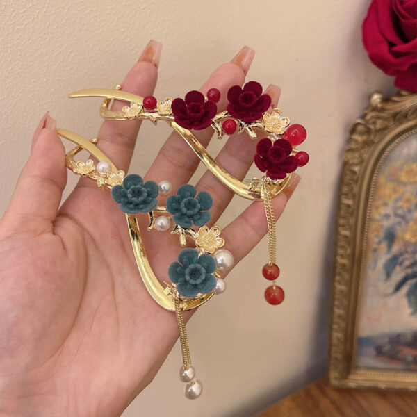 Wholesale high-grade tassel one-word hairpin back head plum blossom clip metal frog buckle twist clip headdress