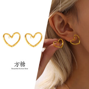 Wholesale Sugar Hollow Love Earrings Earrings Titanium Steel PVD Electroplated 18K Real Gold Niche Simple Elegant Earrings for Women