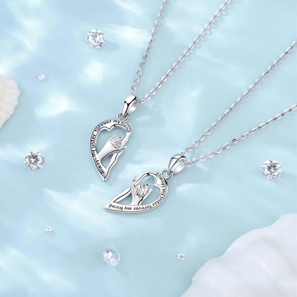 Wholesale  Heart-shaped Hand-in-hand NecklaceFashion Collarbone Chain Valentine's Day Pendant Friendship Necklace