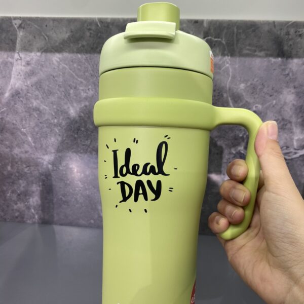 Wholesale  Mac Insulation Ice Cup Straw Cup Large Capacity Car Cup Home Office Handle Water Cup