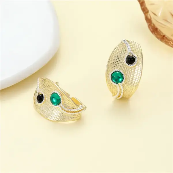 Wholesale Geometric Earrings For Women Featuring Copper Ear Pins And Turquoise Inlay In Green