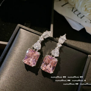3401Y powder square irregular zircon earrings