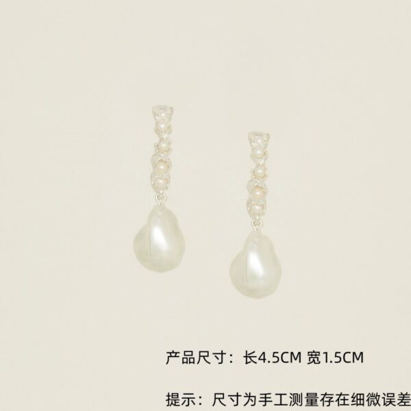 Wholesale Valentine's Day gift same shaped pleated pearl earrings baroque pearl earrings