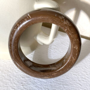 brown [about 6.6cm about 90.6g]]
