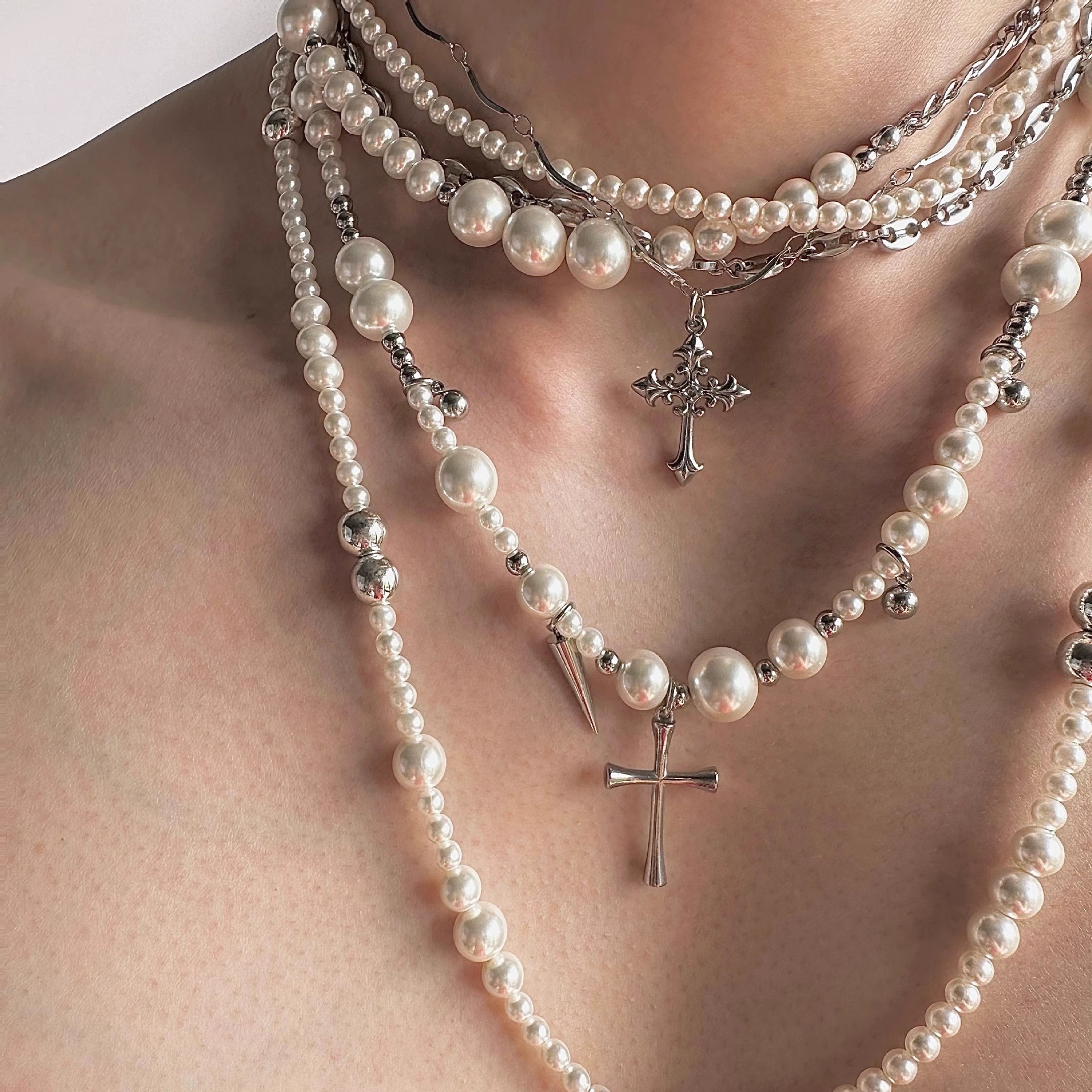 Wholesale Niche cross sweater chain irregular size pearl beaded long necklace various ways to wear clavicle chain female