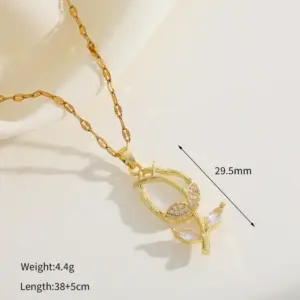 Necklace / White