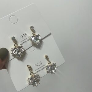 White ball pin