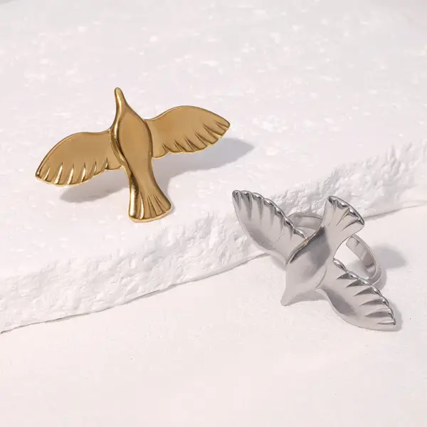 Wholesale Style Stainless Steel Peace Dove Bird Open Ring For Women, Unique Retro 18k Gold Titanium Steel Jewelry, Supply