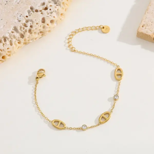 Wholesale Gold Plated Stainless Steel 18K Embedded Zircon Pig Nose Bracelet Fashionable Elegant Casual Women's Style All Season Use