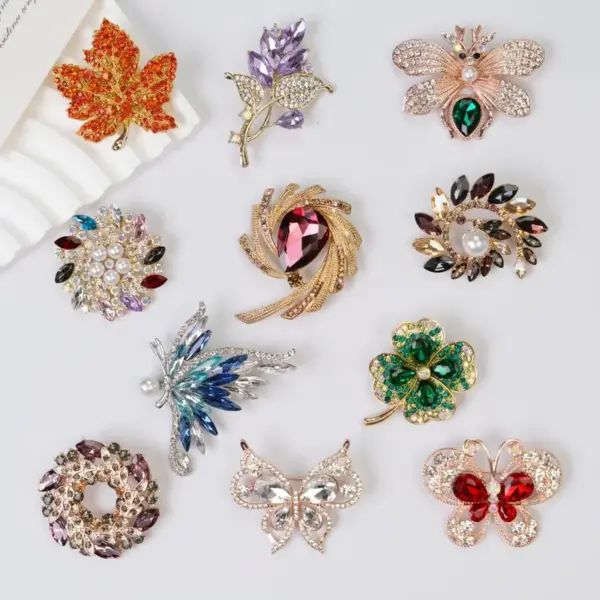 Wholesale New Fashionable Colorful Women's Brooch Pin Stylish Retro Accessory For Western Suit Anti-Light Zinc Alloy Jewelry