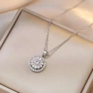 X0042 Steel 22 White Diamond Rotating Necklace