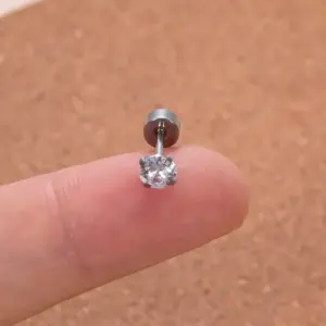 Silver / 4MM