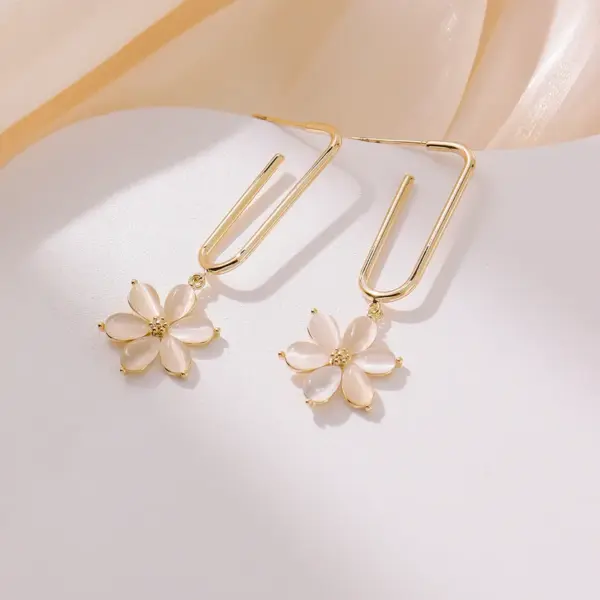 Wholesale 1 Pair Romantic Classic Style Flower Copper Drop Earrings