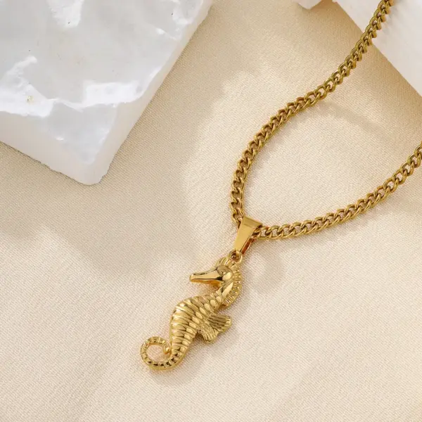 Wholesale PVD Coated Real Gold Plated Hippocampus 304 Stainless Steel Marine Style Beach Modern Style Waterproof Non Tarnish 304 Stainless Steel Pendant Necklace