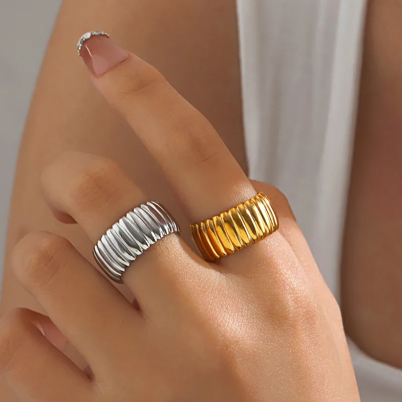 Wholesale Ion Plating (IP) 18K Gold Plated Lines 304 Stainless Steel Simple Style Waterproof Non Tarnish Open Rings