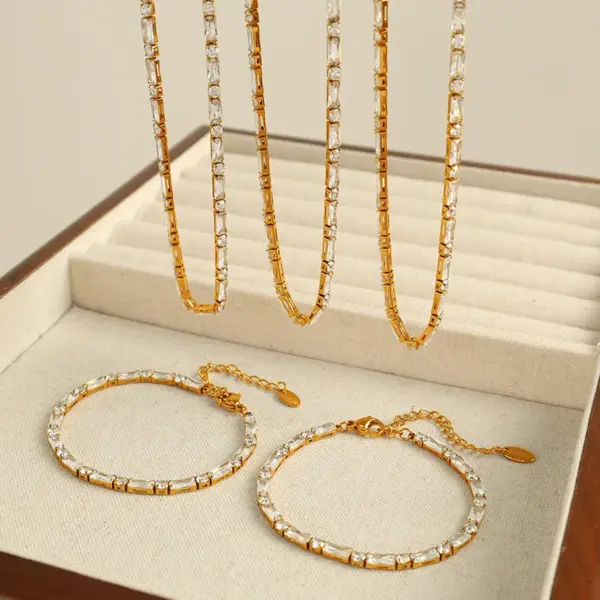 Wholesale Ion Plating (IP) Real Gold Plated 18K Gold Square Rectangle 304 Stainless Steel Elegant Simple Style Waterproof Non Tarnish 304 Stainless Steel Bracelets