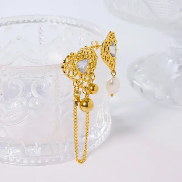 Wholesale Elegant Pearl Earrings Titanium Steel Tassel Non-fading Heart Shaped Clip-Ons For Party Yellow 18K Gold Plated 304 Stainless Steel