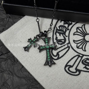 Black gold green diamond necklace