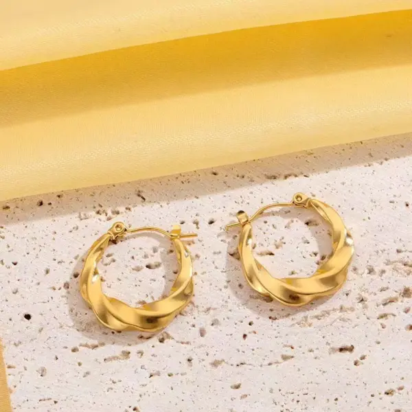 Wholesale 1 Pair Casual Classic Style Streetwear Geometric Heart Shape 304 Stainless Steel Imitation Gold Electroplating Hoop Earrings