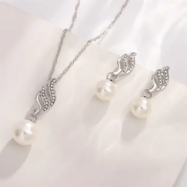 Wholesale Geometric Jewelry Set With KC Golden Plated Finish And Zircon Inlay, Waterproof Non Tarnish Craft, Featuring Cable Chain For Unisex