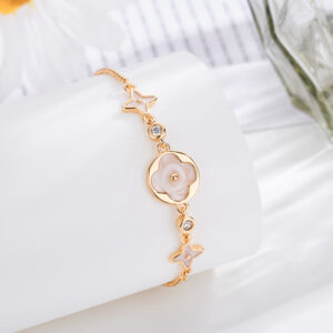 Wholesale Lujia Same Style Champagne Gold Seiko Fritillaria Four-leaf Clover Old Flower Bracelet Women's Light Luxury Fashionable Elegant Lucky Grass Bracelet